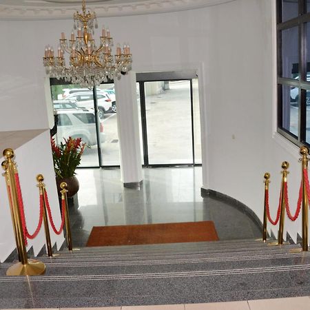 Hotel Vallee Des Princes Douala Eksteriør bilde
