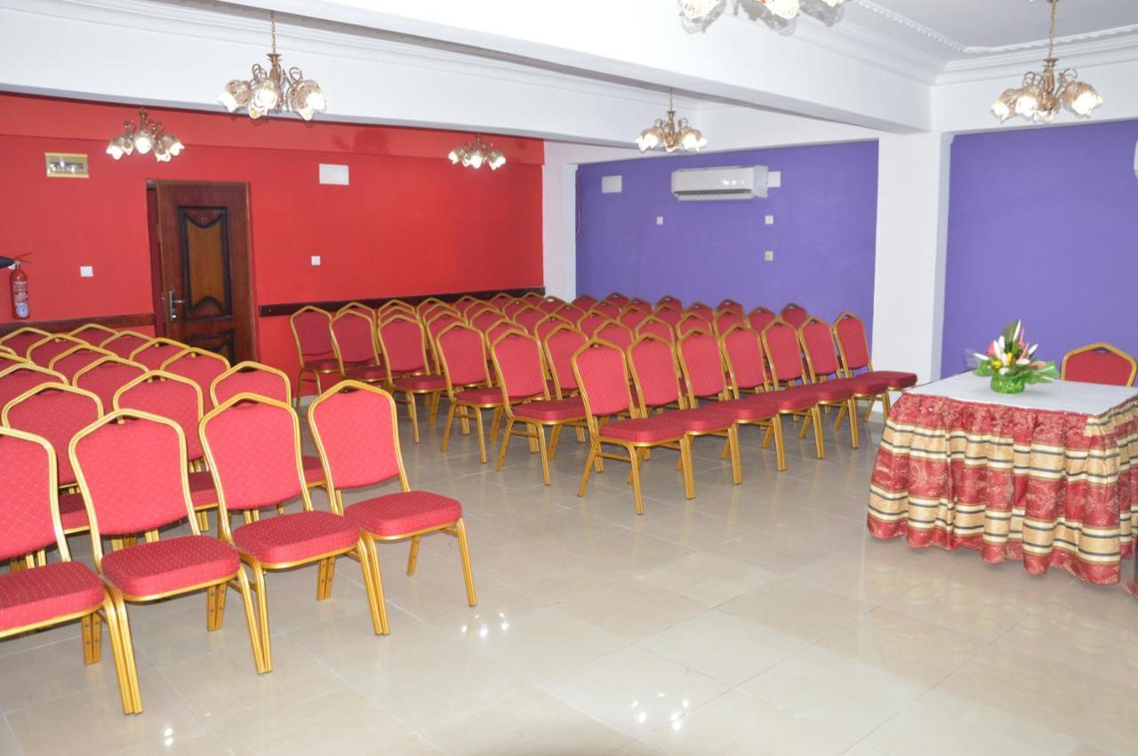 Hotel Vallee Des Princes Douala Eksteriør bilde