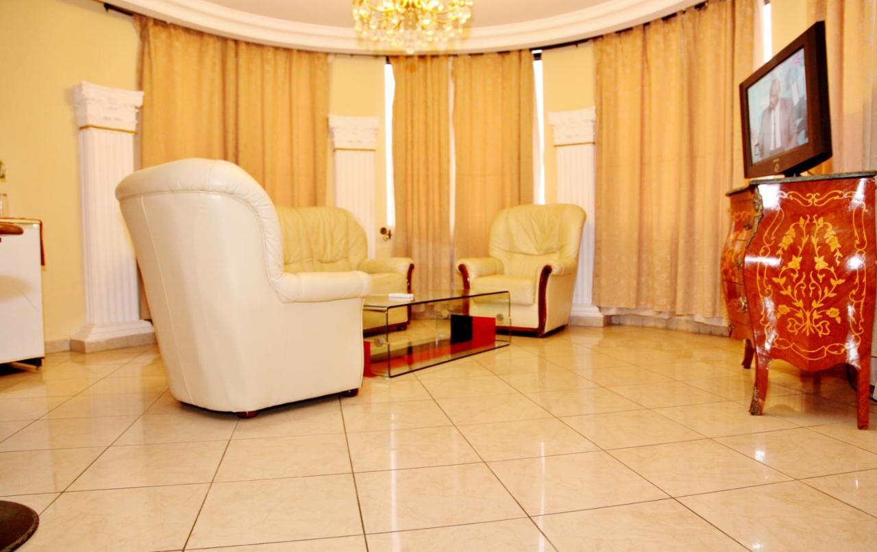 Hotel Vallee Des Princes Douala Eksteriør bilde