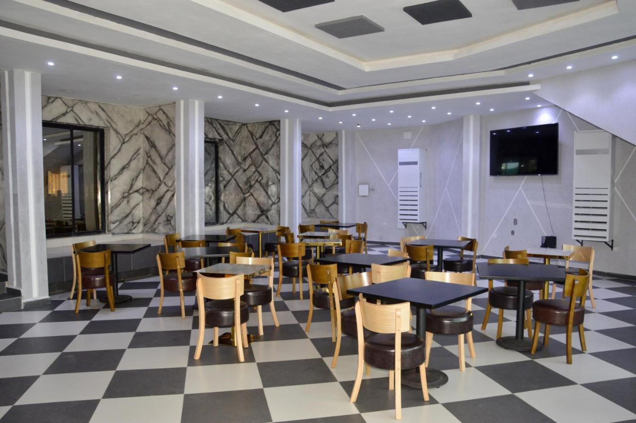 Hotel Vallee Des Princes Douala Eksteriør bilde