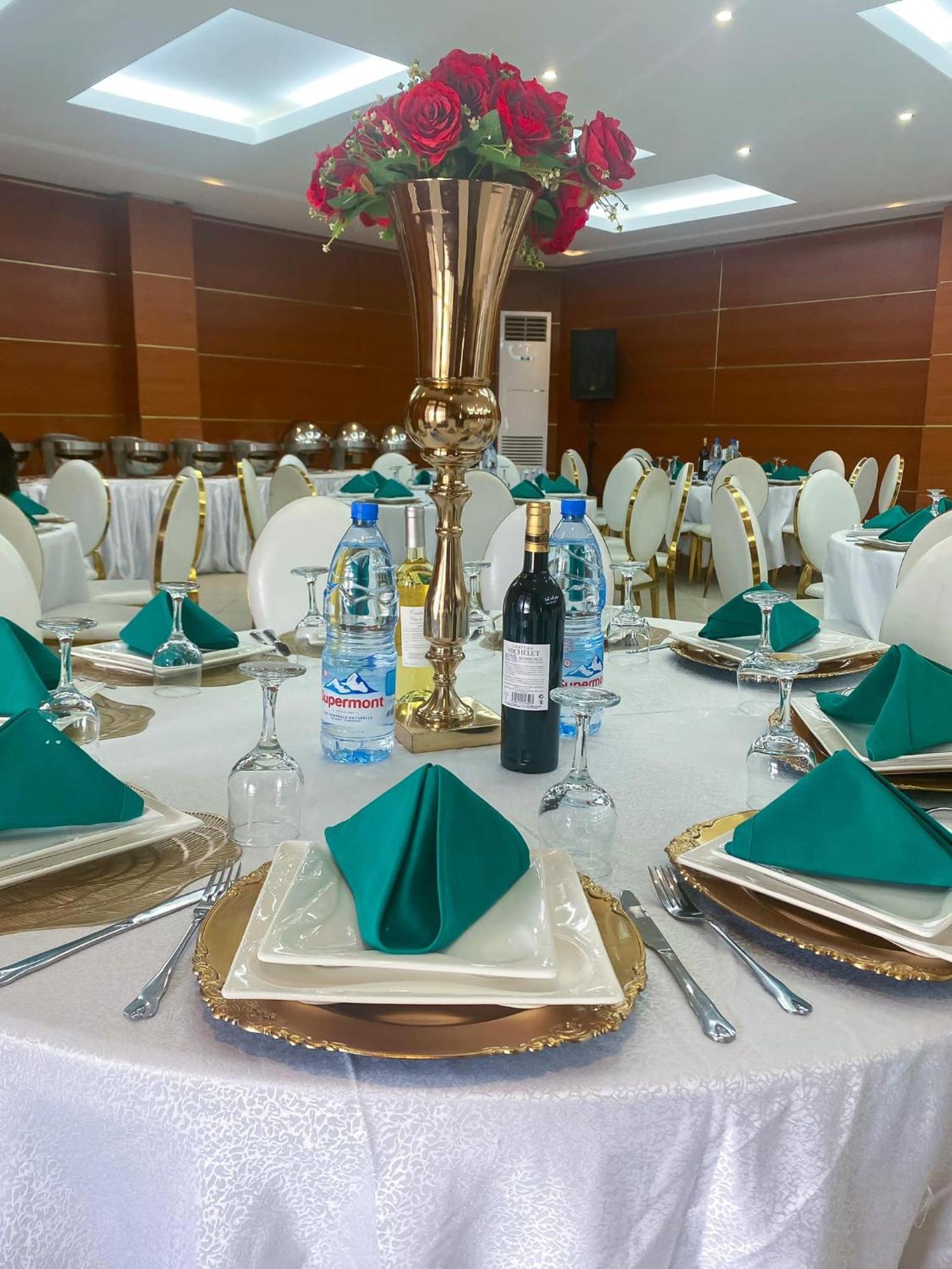 Hotel Vallee Des Princes Douala Eksteriør bilde