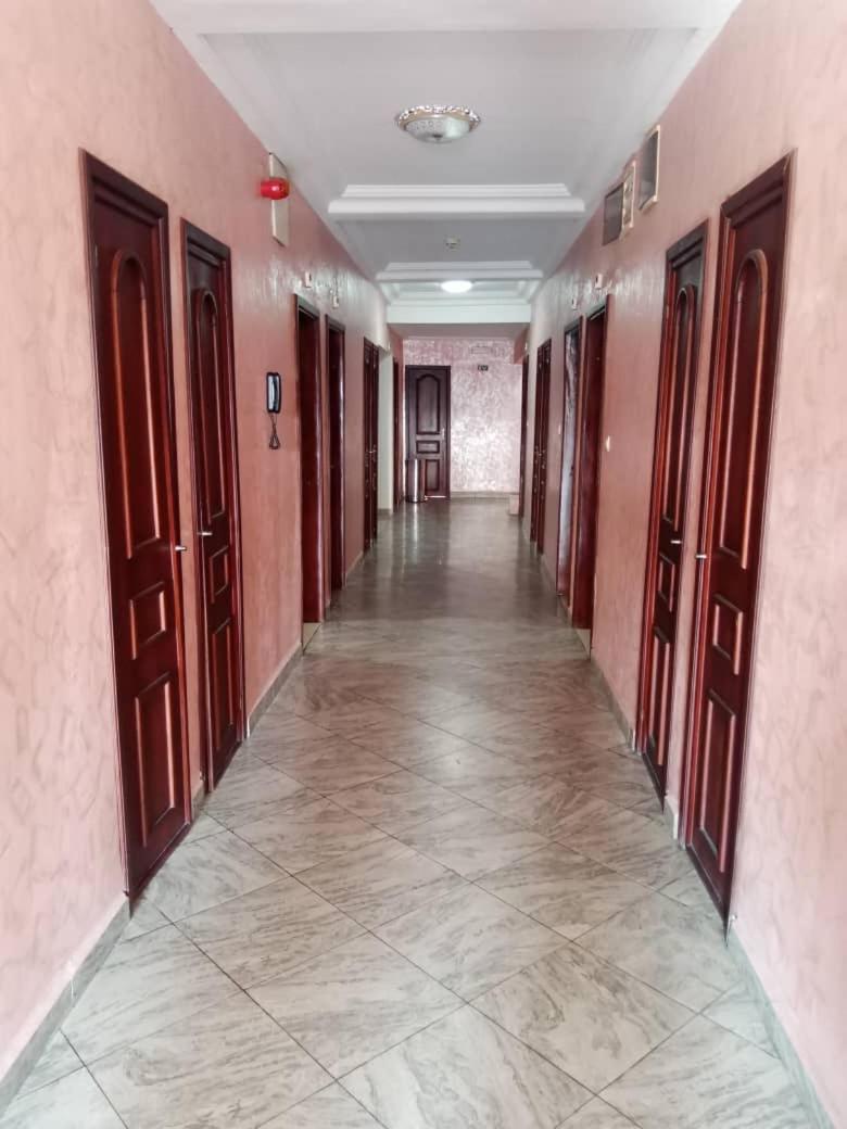 Hotel Vallee Des Princes Douala Eksteriør bilde