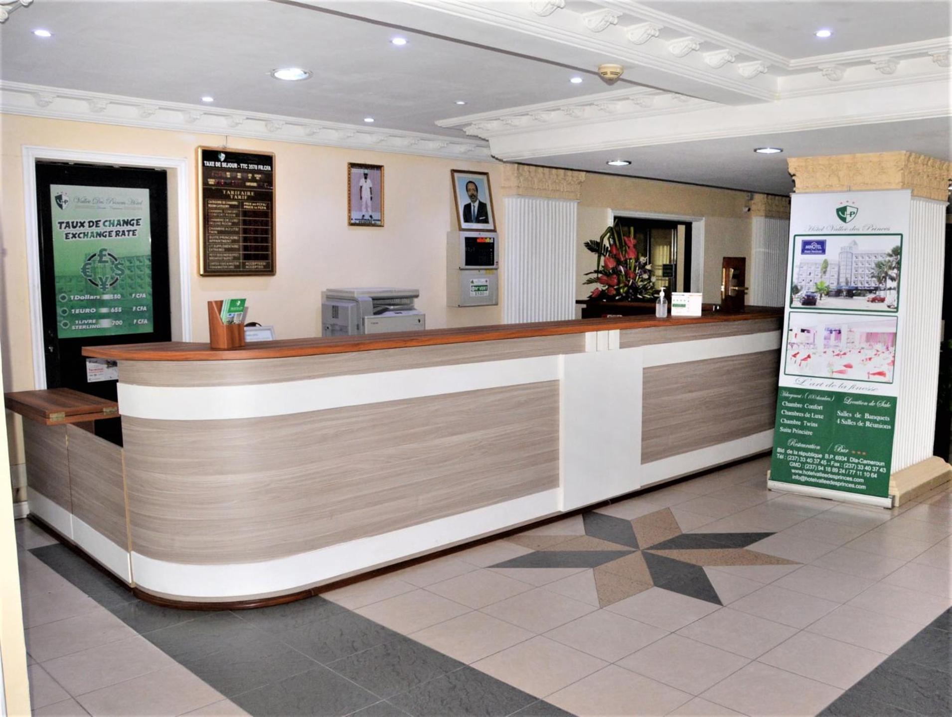 Hotel Vallee Des Princes Douala Eksteriør bilde