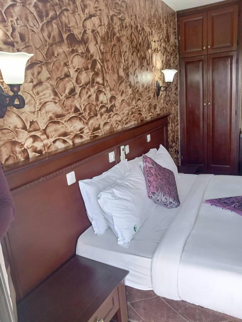 Hotel Vallee Des Princes Douala Eksteriør bilde