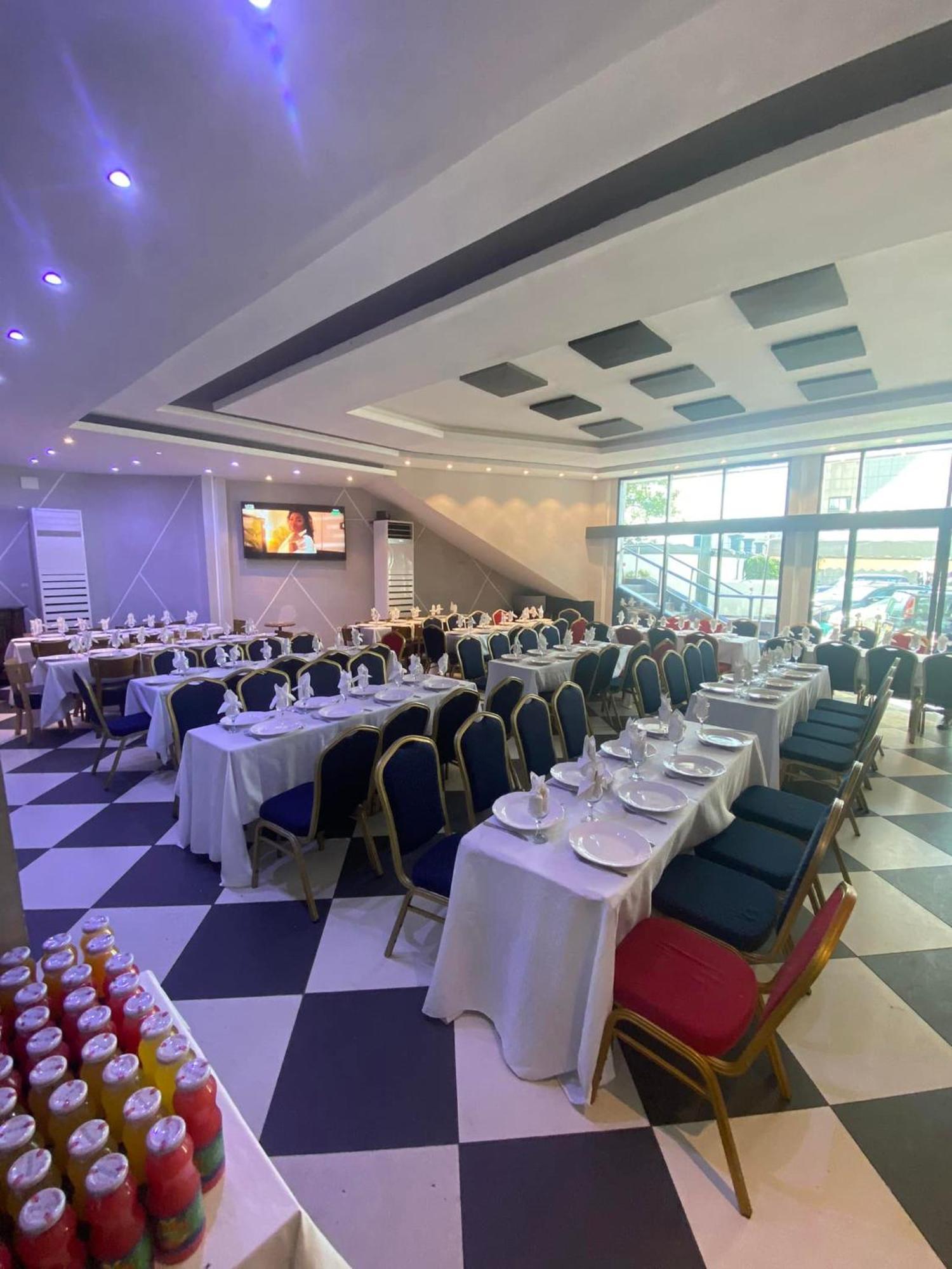 Hotel Vallee Des Princes Douala Eksteriør bilde